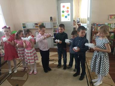 дети в саду